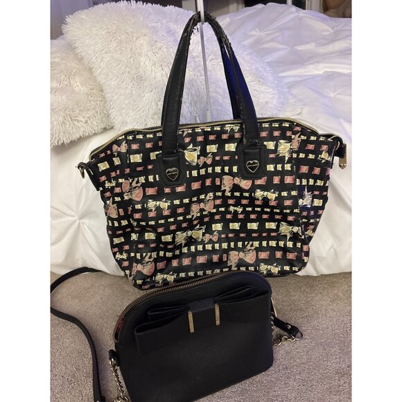 Betsey Johnson Set Of 2 Bags With Bow & Heart Detailing - Black & Patterned SEE - Picture 1 of 13